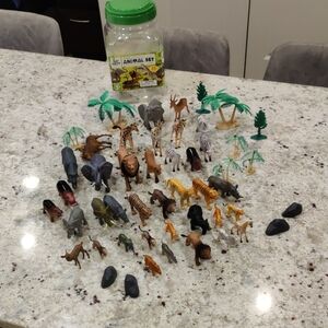 Plastic Animal Set Jungle Animals- 45+Pieces Multicolor Ages 3+